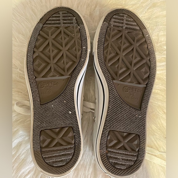 Like New/EUC - Super Cute Converse All Star Size 6 - Picture 5 of 9